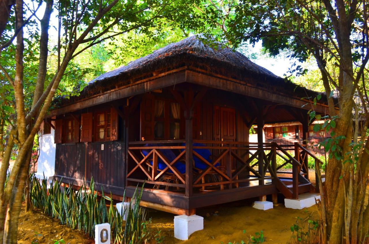 Olympe De Bemaraha Hotel Bekopaka Kültér fotó